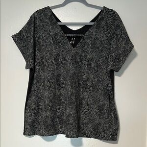 A New Day Boxy Short Sleeve Blouse in Black and White